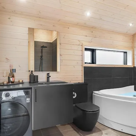 Awesome In With Sauna 別荘